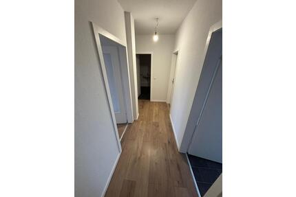 **Frisch Renoviert** Perfekt geschnittene 3-Zimmerwohnung MIT BALKON!!! - Minden Bölhorst