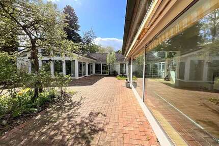 Haus zum Kaufen in Schwabach 1.350.000,00 € 402 m²