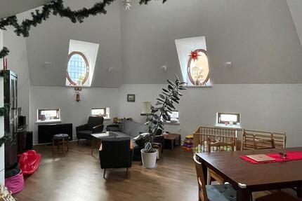 5-Zimmer DG-Wohnung mit Balkon in Leipzig Neustadt-Neuschönefeld