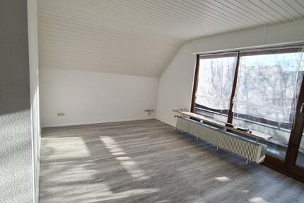 2,5 Zimmer DG Wohnung mit Balkon in Euskirchen-Stotzheim