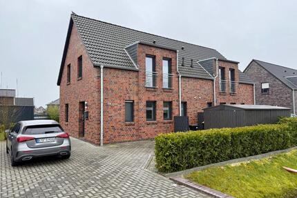 Moordorf: Neuwertige Doppelhaushälfte - Südbrookmerland