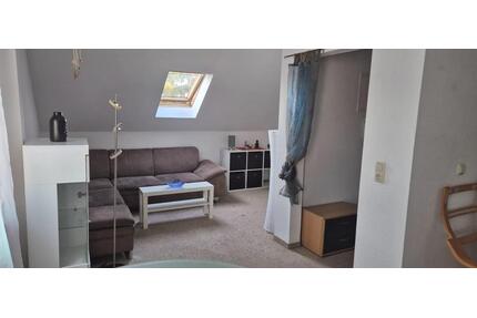 Schöne teilmöbliert 2-Raum-DG-Wohnung in Reinsdorf Wilhelmshöhe - Wilkau-Haßlau