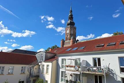 Erstbezug nach Sanierung, EBK möglich - 2-Zimmer-Wohnung im Zentrum von Greifswalds