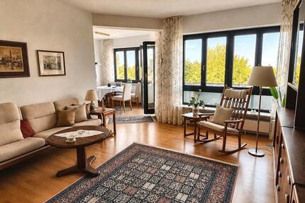 Sonnige Dachgeschosswohnung mit Lift, W-Balkon, bezugsfrei 1126 - Zorneding