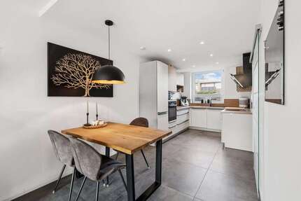 Haus zum Kaufen in Garbsen 430.000,00 € 120.43 m²