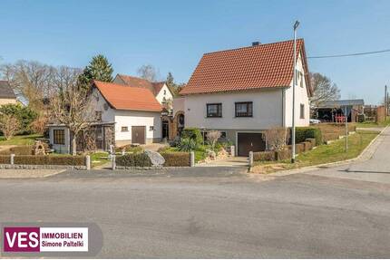 Einfamilienhaus mit Einliegerwohnung und Nebengebäude in Miltitz - Nebelschütz