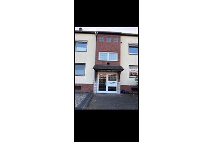 2-Zimmer Dachgeschosswohnung im ruhigen 6 Parteienhaushalt - Moers Rheinkamp