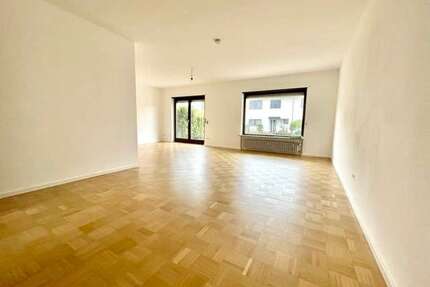 Haus zum Mieten in Mannheim 1.950,00 € 150 m²