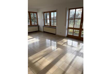 Großzügiges Haus in Tiefenbach - Nähe A92