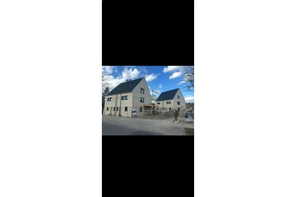 Modern wohnen, effizient leben - Doppelhaushälfte mit Carport - Telgte