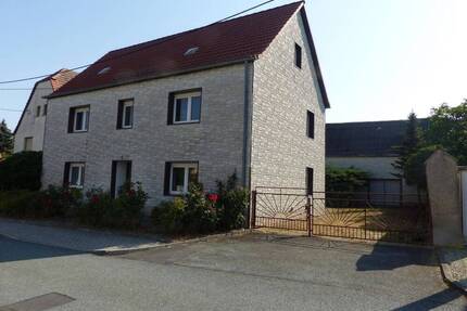 Großzügiges Einfamilienhaus mit Nebengelass in der Gemeinde Cavertitz - Cavertitz OT Schirmenitz