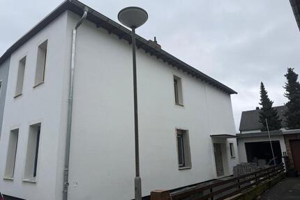 Renovierte DHH mit Garten und Garage + Kfz.Abstellplätze ! - Bad Hönningen