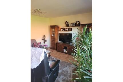 3 Zimmerwohnung mit Terrasse, Einstellplatz, Garten u. Vollkeller - Wahrenholz