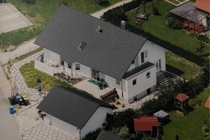 Zwei Familienhaus mit Doppelten Garage und Elektro Sauna - Neuhausen ob Eck