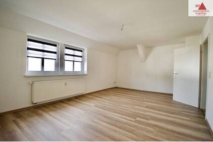 Geräumige 2-Raum-Dachgeschosswohnung in Deutscheinsiedel