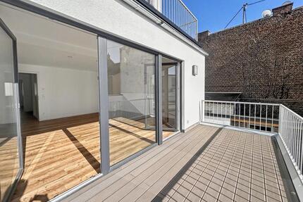 Neubau-Erstbezug: Barrierefreie 3-Zimmer-Wohnung mit Sonnenbalkon und moderner Ausstattung - Köln Lindenthal