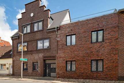 Haus zum Kaufen in Husum 1.950.000,00 € 500 m²