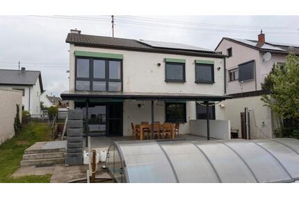 Modernisiertes Familienhaus mit Pool, Sauna, Smart Home & PV-Anla - Beindersheim