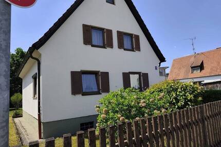Erbpacht bis 2050: älteres Einfamilienhaus auf großem Grund - München Allach-Untermenzing