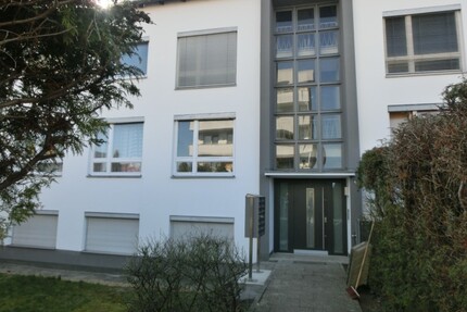 N-Katzwang: Gehobene 2-Zimmer-DG-Wohnung (u.a. mit Parkett, Granit, hell usw.) Top! von Privat - Nürnberg