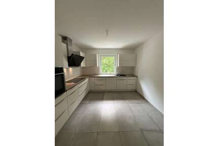 Wohnung zum Mieten in Berlin 2.012,84 € 121.99 m²