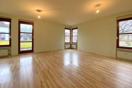 Sofort bezugsfreie 4-Zimmer-Wohnung mit Südbalkon in ruhiger Lage - Hemhofen