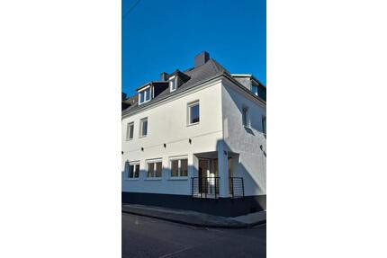 EK sparen:Share Deal möglich + provisionsfrei | kernsaniertes MFH - Siegen