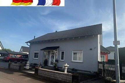 Einfamilienhaus mit Pool und Überdachter Terrasse in Diefflen - Dillingen / Diefflen