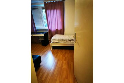 Ein schlafzimmer - 600,00&nbsp;EUR Kaltmiete, ca.&nbsp; 18,00&nbsp;m&sup2; in München (PLZ: 80689) Pasing-Obermenzing