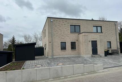 Doppelhaushälfte zur Miete ab 01.05. in SL Neubau! - Schleswig