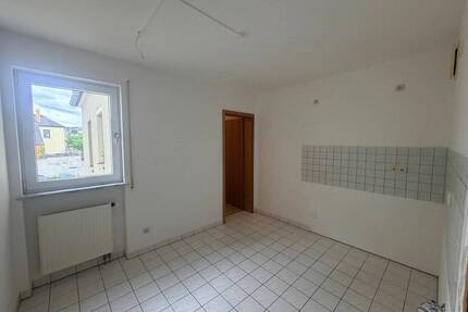 Helle 2-R-Wohnung in Auerbach - 310,00&nbsp;EUR Kaltmiete, ca.&nbsp; 57,10&nbsp;m&sup2;&nbsp;Wohnfl&auml;che in Auerbach (PLZ: 08209)