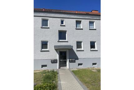 Schöne helle 3‑Raum‑Wohnung mit Einbauküche am Waldrand in Plattenburg‑Glöwen