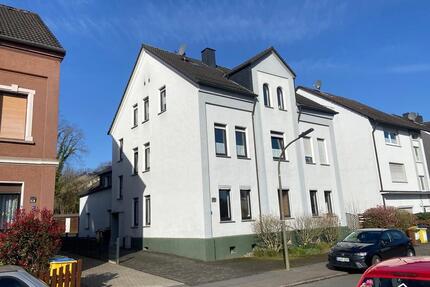 Mehrfamilienhaus, 6 Wohneinh., 8 Gar. in Lütgendortmund