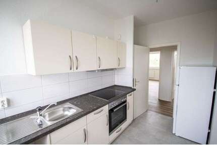 Wohnung zum Mieten in Halle (Saale) 384,00 € 59.73 m²