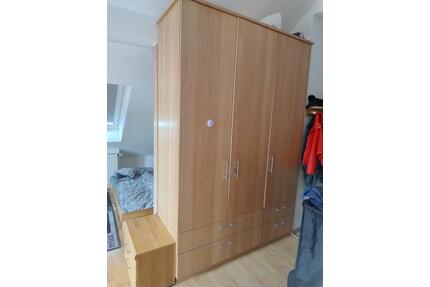 Biete helles Appartement mit großzügigem Wohn- und Schlafbereich - Ergolding