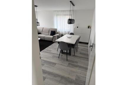 3 Zimmerwohnung Teil Möbliert - 1.270,00&nbsp;EUR Kaltmiete, ca.&nbsp; 73,00&nbsp;m&sup2; in Markgröningen (PLZ: 71706)