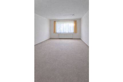 erster Monat mietfrei, EG-2-Raumwohnung mit Gartenzugang und Tiefgaragenstellplatz - Erfurt (Ilversgehofen)