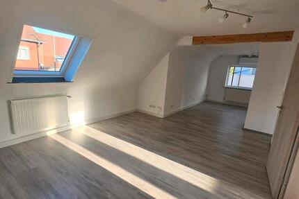 Dachgeschoss Wohnung zu vermieten - Homburg