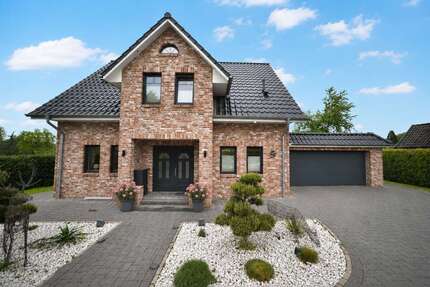 Haus zum Mieten in Rellingen 4.200,00 € 175.3 m²
