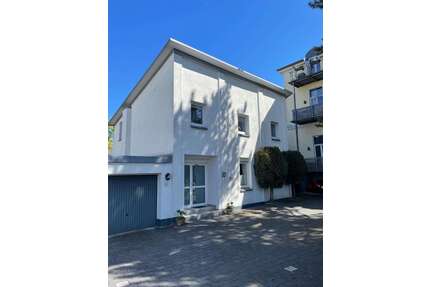 Haus zum Mieten in Unna 990,00 € 90 m²