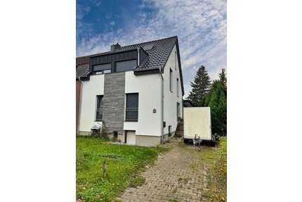 Haus zum Kaufen in Düsseldorf 704.000,00 € 134 m²