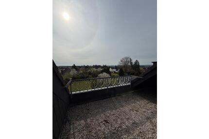 lichtdurchflutete DG-Wohnung mit Südwest Balkon zu vermieten - Bielefeld Heepen