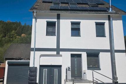 Einfamilienhaus komplett modernisiert mit Solaranlage - Schleiden