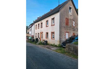 Einfamilienhaus - 13.500,00&nbsp;EUR Kaufpreis, ca.&nbsp; 105,00&nbsp;m&sup2; in Rochlitz (PLZ: 09306)