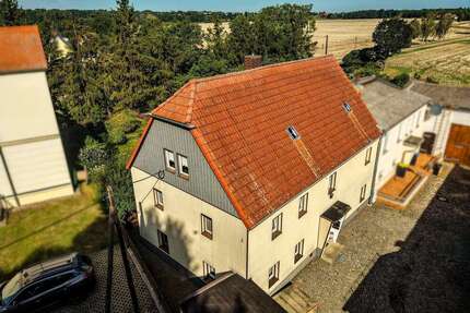 Haus zum Kaufen in Zeithain 49.000,00 € 147 m²