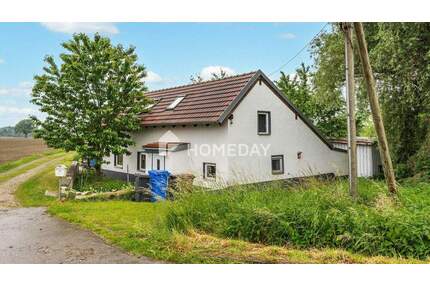 Zeitlos wohnen im Grünen - Einfamilienhaus mit überdachter Terrasse und Nebengebäude - Ruhstorf a.d.Rott Eholfing