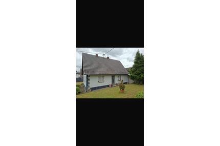 Freistehendes Einfamilienhaus - 105.000,00&nbsp;EUR Kaufpreis, ca.&nbsp; 93,00&nbsp;m&sup2; in Saarwellingen (PLZ: 66793)