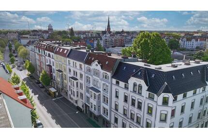 Wohnen mit Altbauflair - Gepflegte 3-Zimmer-Wohnung mit Balkon - Bremerhaven Lehe