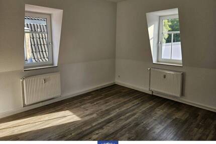 Verträumte Dachwohnung mit separater Küche in Heidenau!