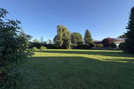 Grundstück zu verkaufen in Grabenstätt 590.000,00 € 1163 m²